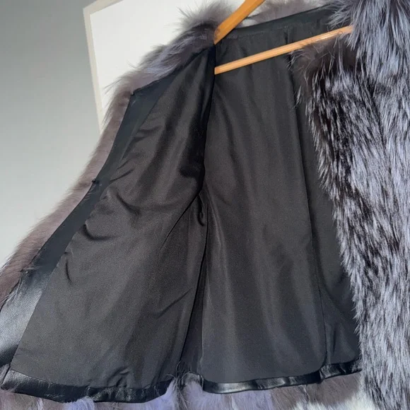 Elegant Gray Fox Fur Jacket - Picture 4 of 11